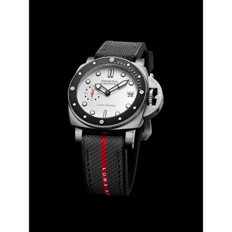 Panerai Submersible Luna Rossa PAM 1579 42mm Automatic